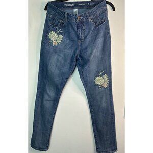VTG Westport Signature Fit Women’s 8 Skinny Jeans Soft Denim Floral Embroidered